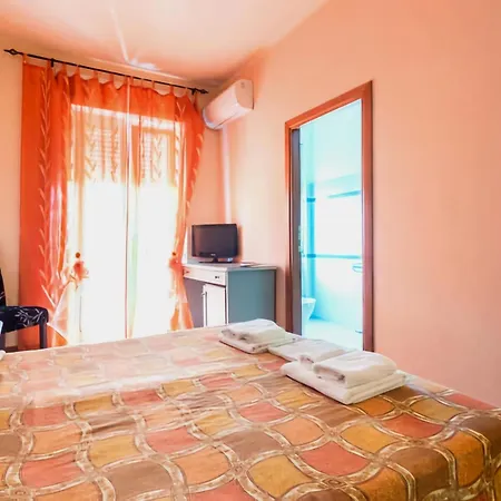 Bosa Guest House 2*